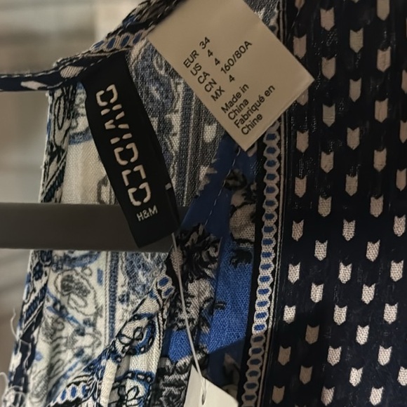 H&M Boho Dress NWT Size 4 Lace Up Front Deep V Back - Picture 4 of 6